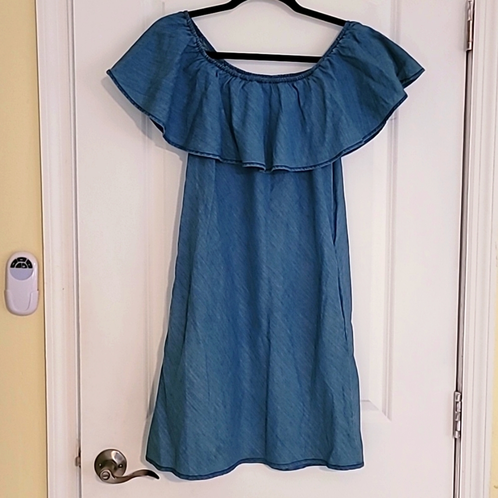 Cute denim dress 👗